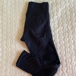 Athleta Trophy Seamless 7/8 Tights, Medium, Black